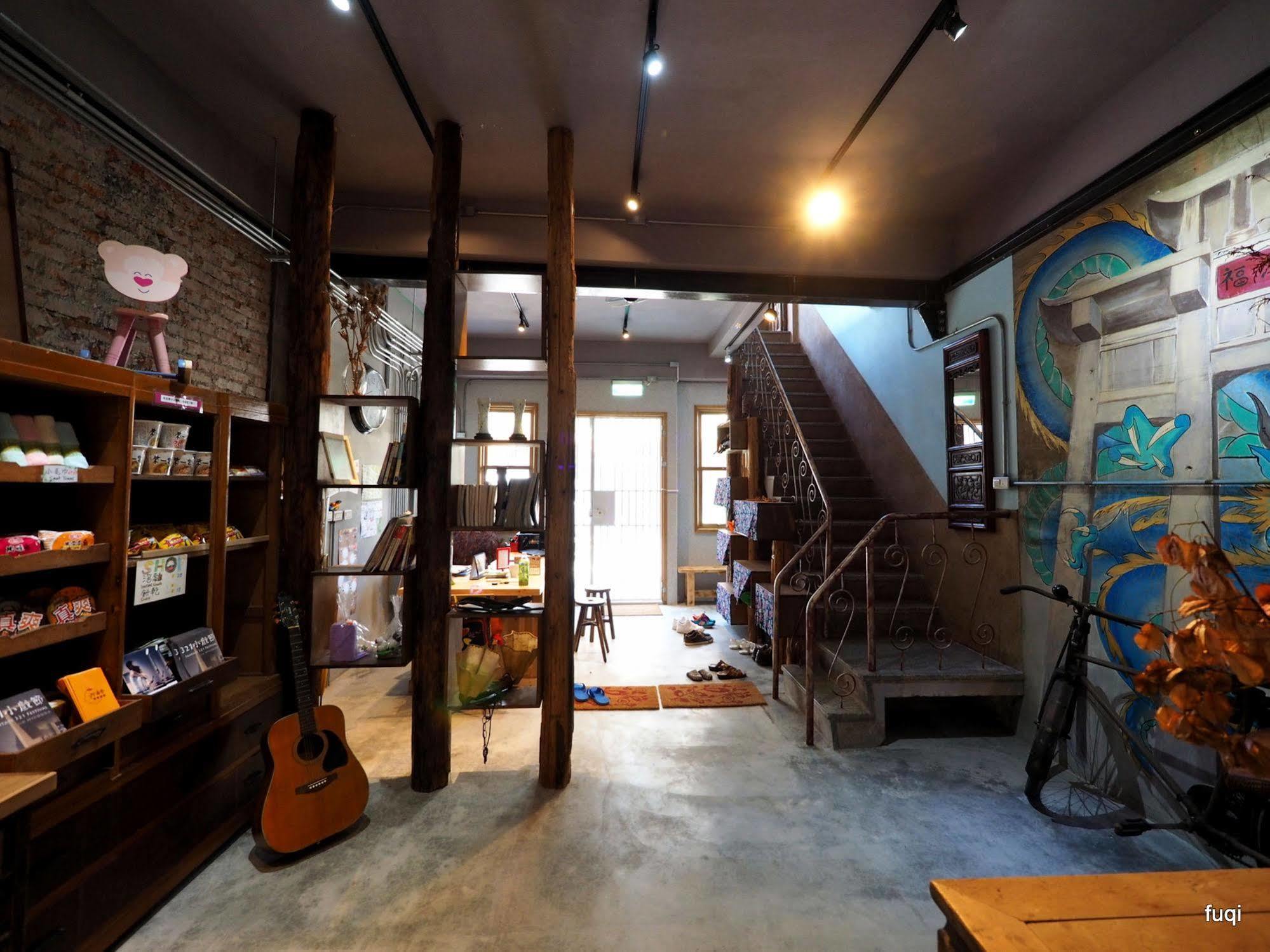 Fuqi Hostel - Heping Tainan Exterior foto