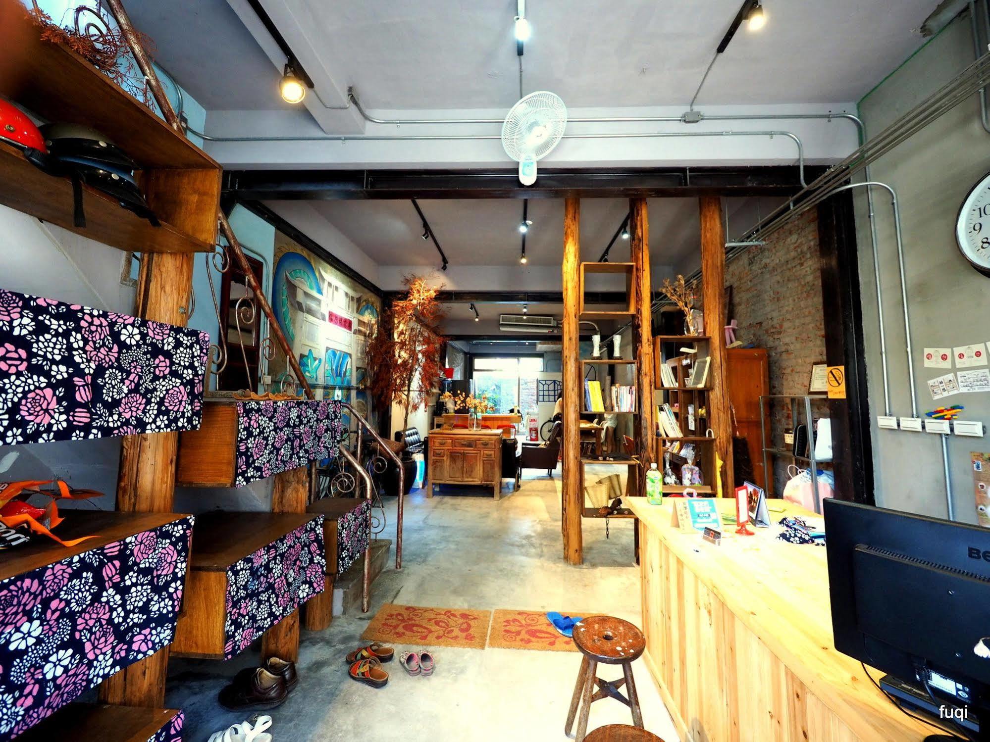 Fuqi Hostel - Heping Tainan Exterior foto